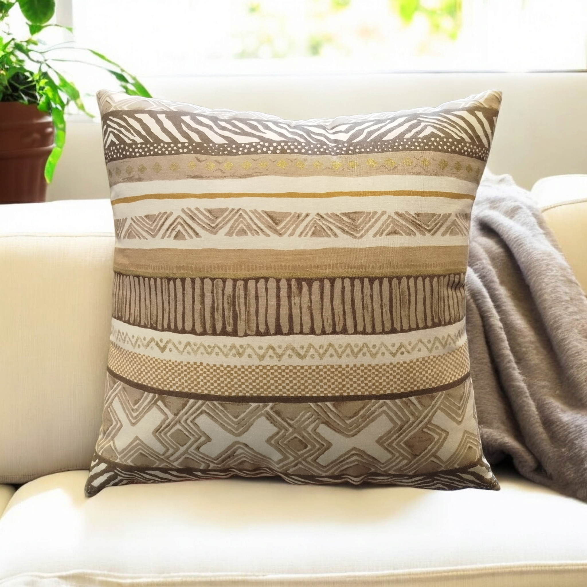 TRIBAL CUSHION COVER